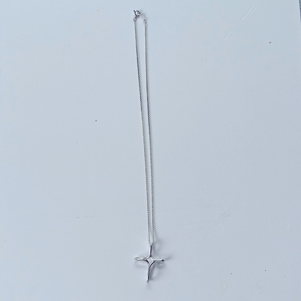 Tiffany & CO. Silver Elsa Peretti Infinity Cross necklace